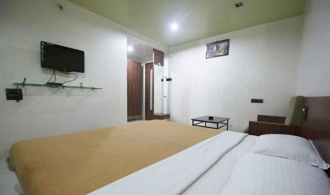 Hotel Royal Palace Aurangabad  Bagian luar foto