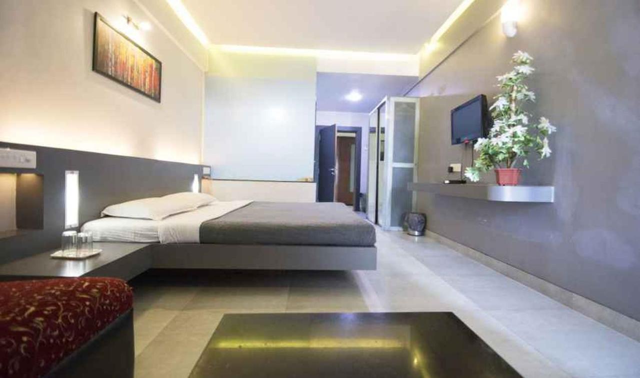 Hotel Royal Palace Aurangabad  Bagian luar foto